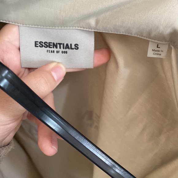 Essentials windbreaker - Picture 4 of 4